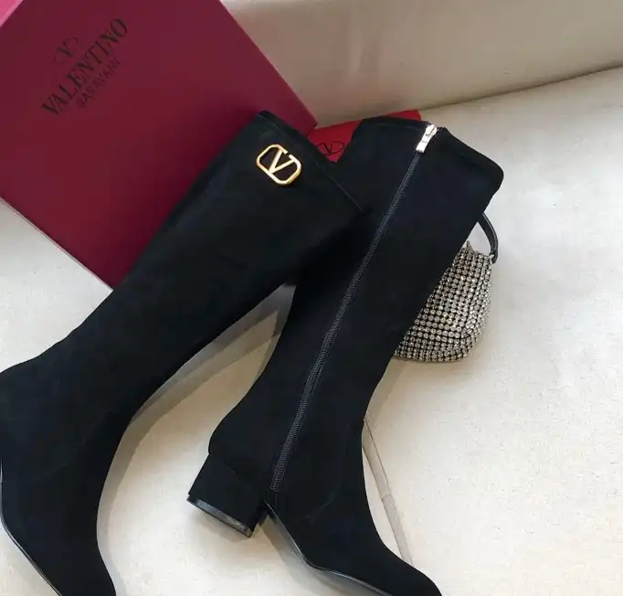 hype Valentino Boots