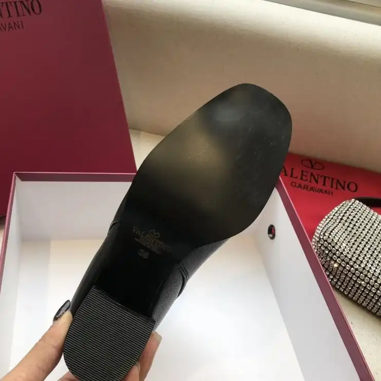 hype Valentino Boots