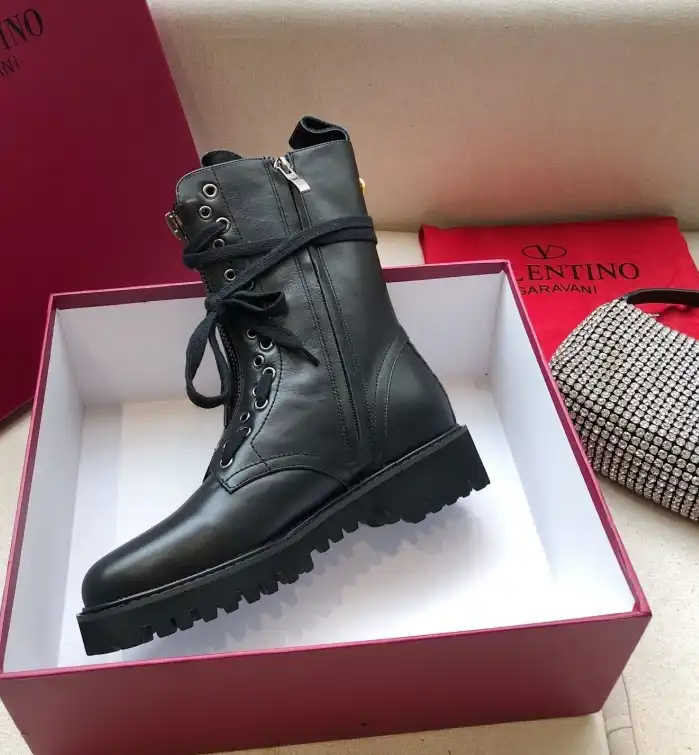 hype Valentino Boots