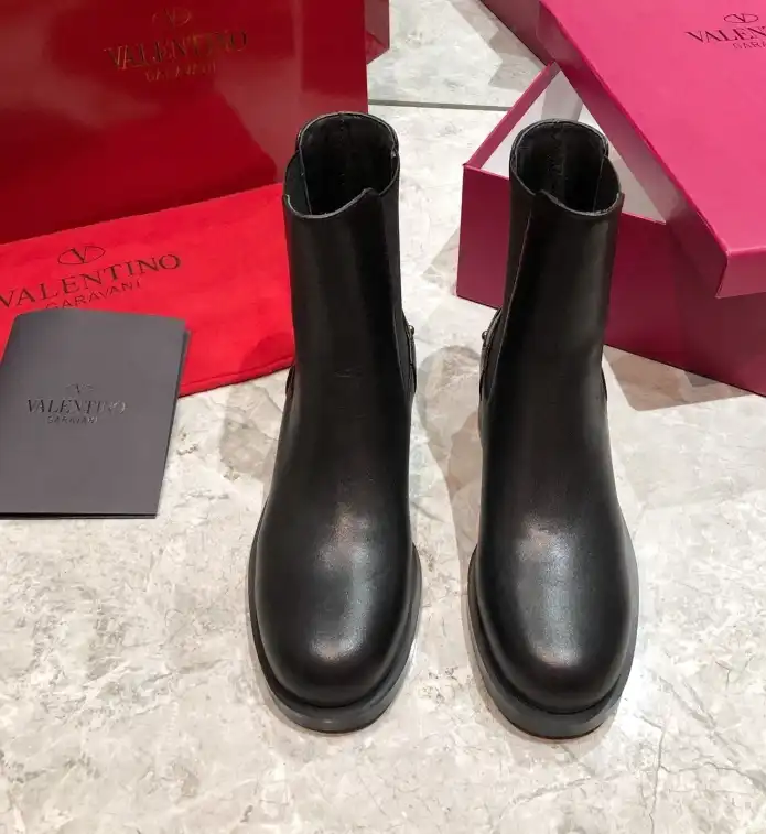 hype Valentino Boots