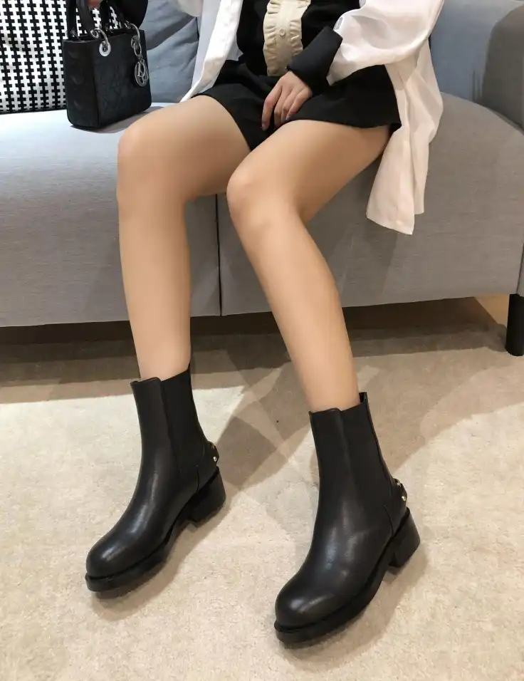 hype Valentino Boots