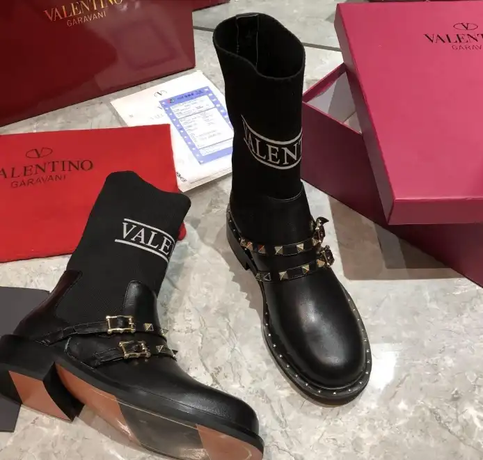 hype Valentino Boots