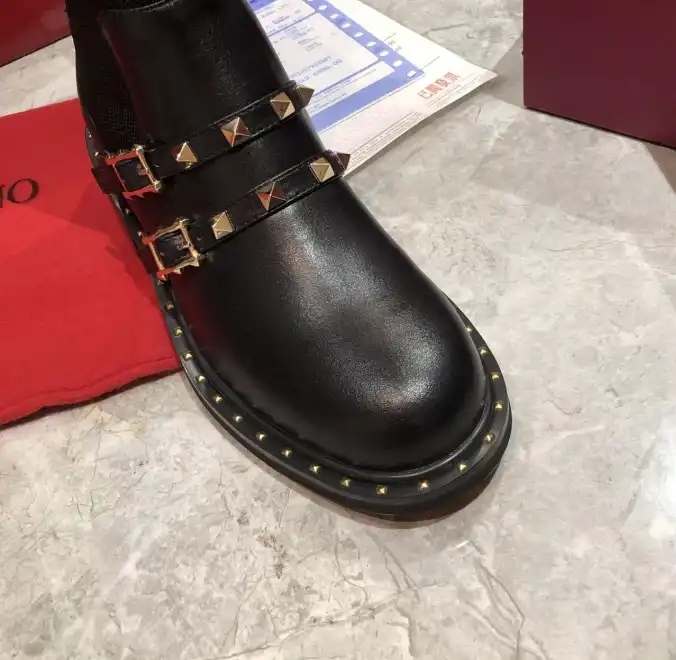 hype Valentino Boots