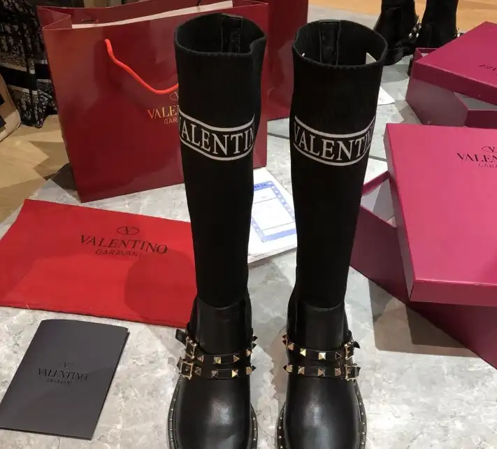 hype Valentino Boots