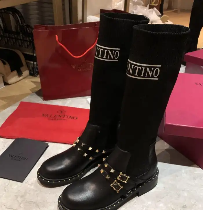 hype Valentino Boots