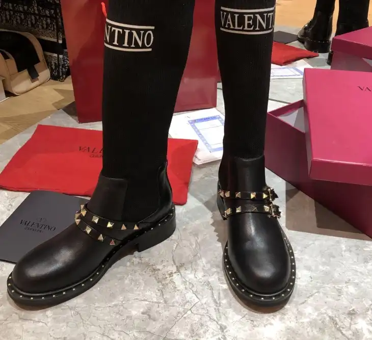 hype Valentino Boots