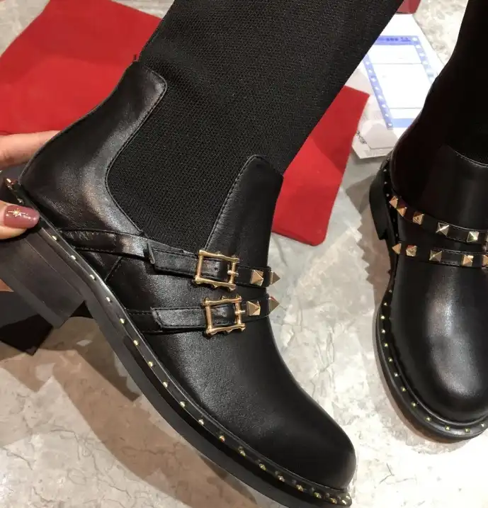 hype Valentino Boots