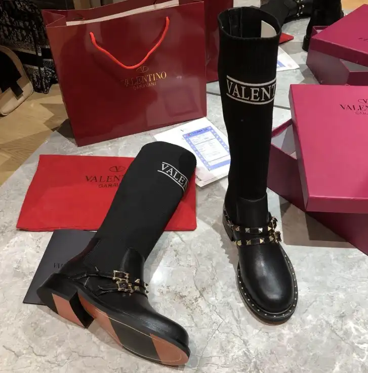 hype Valentino Boots