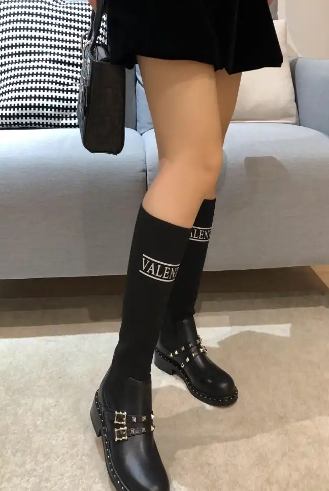 hype Valentino Boots