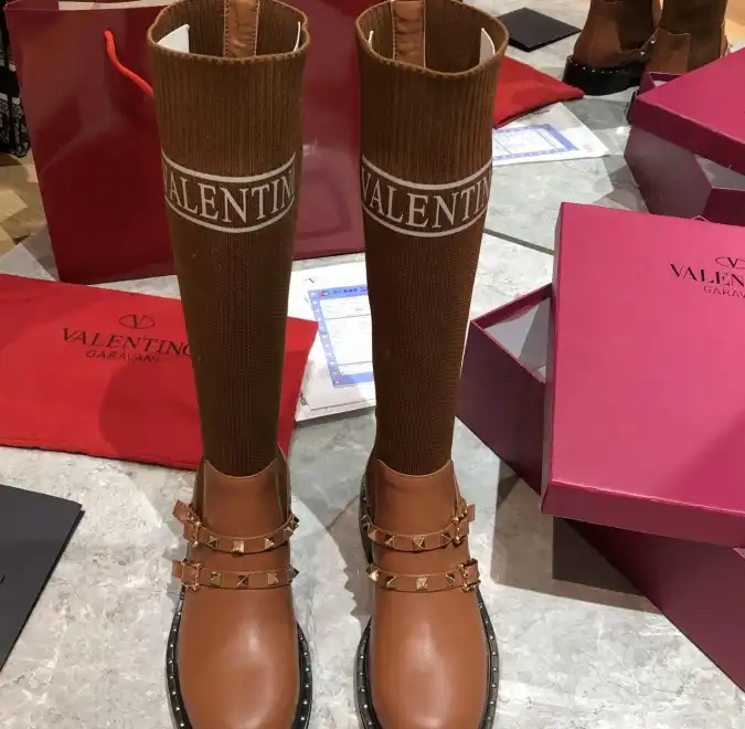 hype Valentino Boots