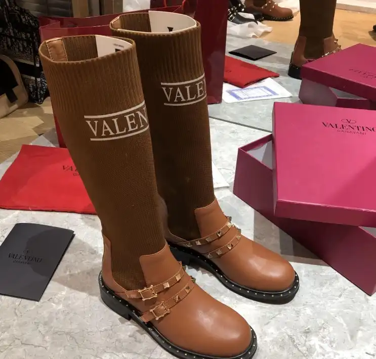 hype Valentino Boots