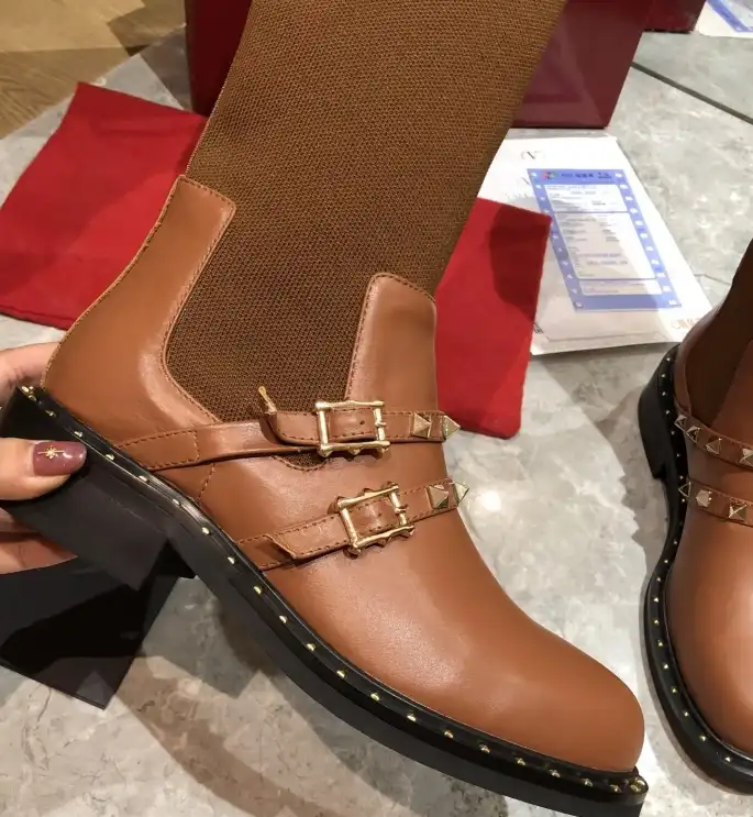 hype Valentino Boots