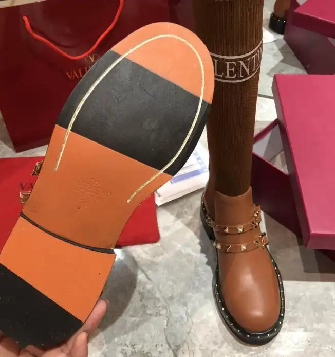 hype Valentino Boots