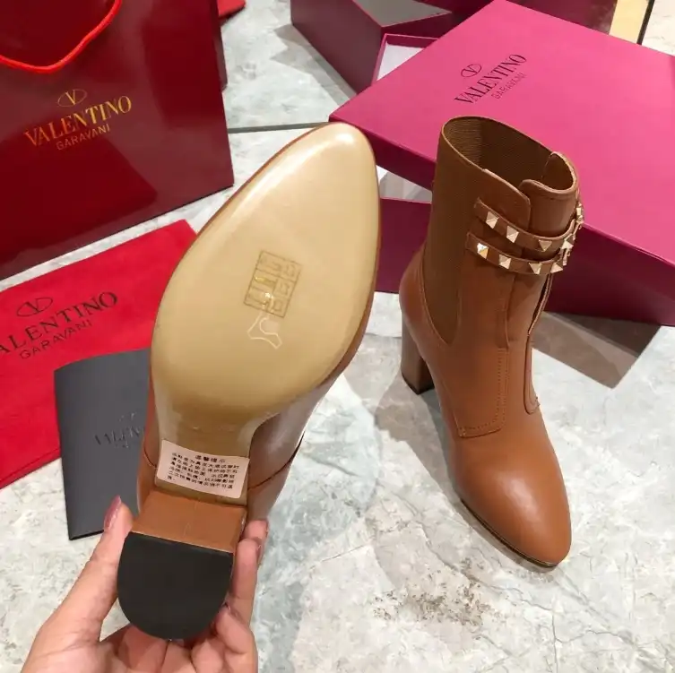 hype Valentino Boots