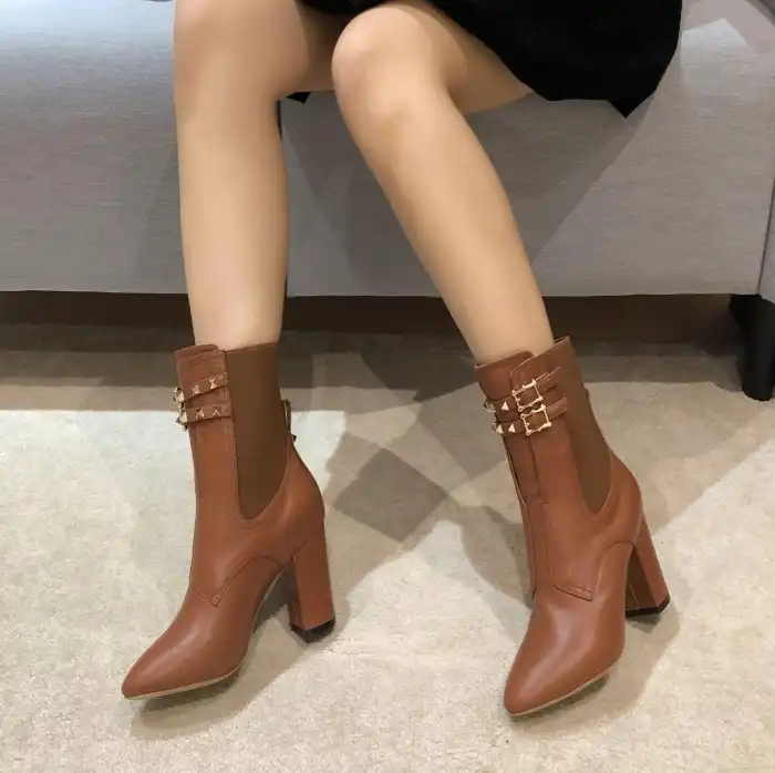 hype Valentino Boots