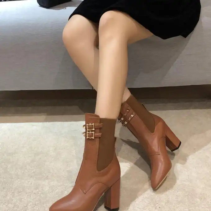 hype Valentino Boots