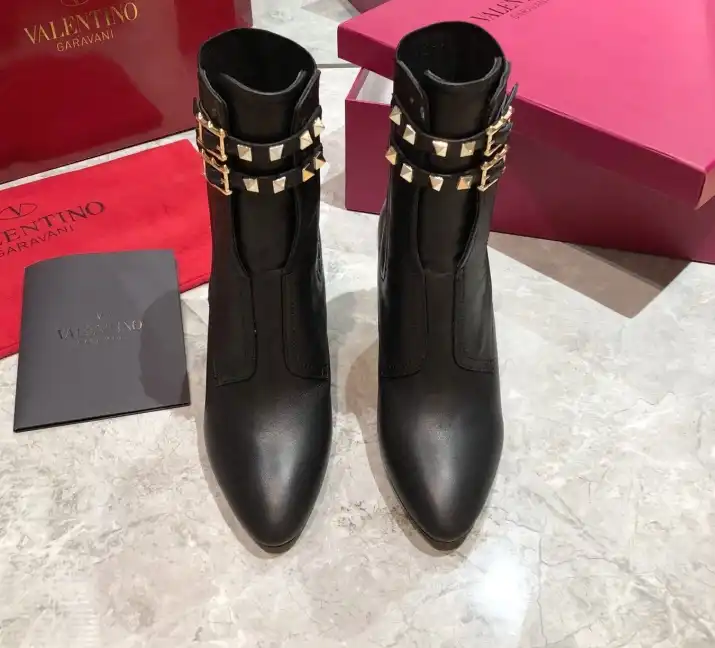 hype Valentino Boots