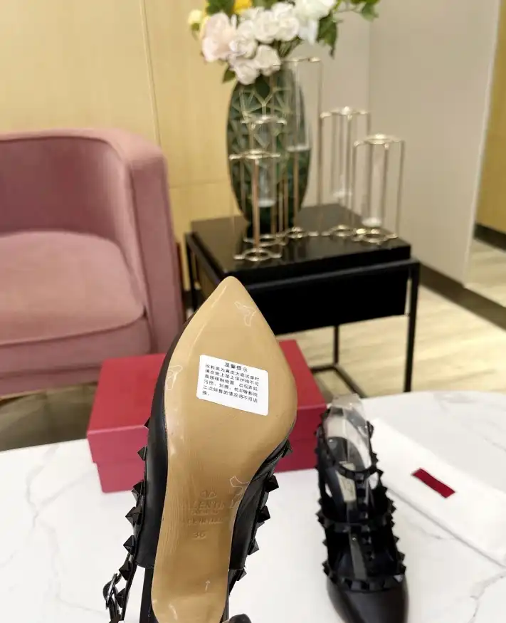 hype Valentino Sandals