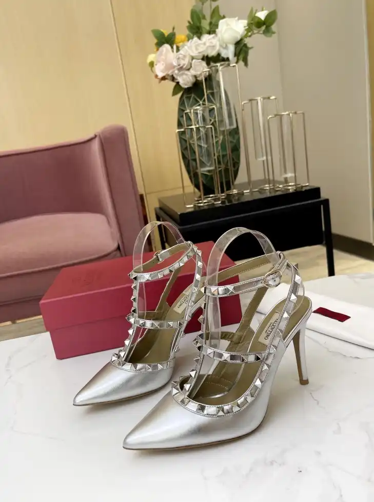 hype Valentino Sandals