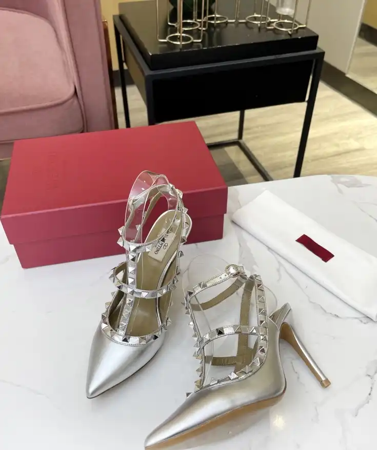 hype Valentino Sandals