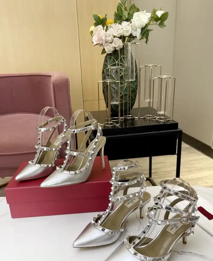 hype Valentino Sandals