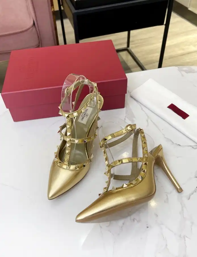 hype Valentino Sandals