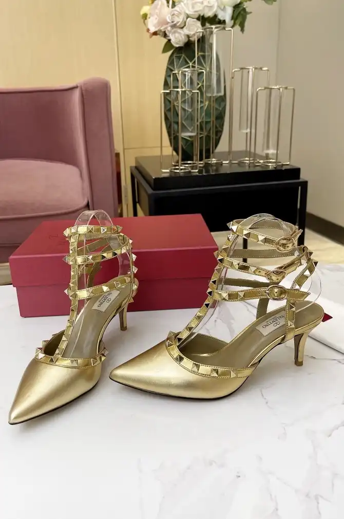 hype Valentino Sandals