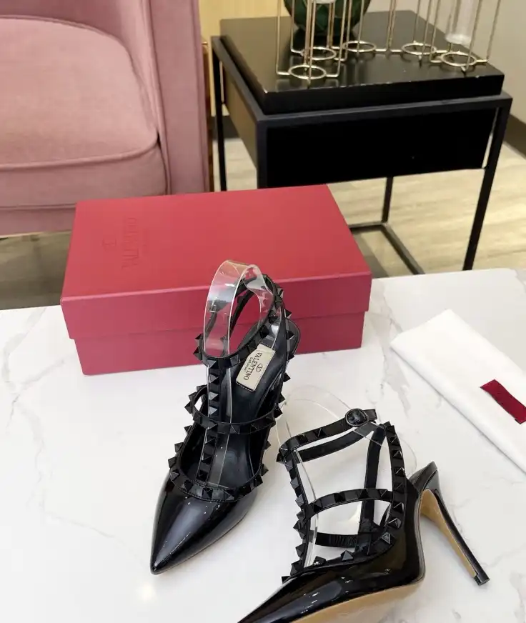 hype Valentino Sandals