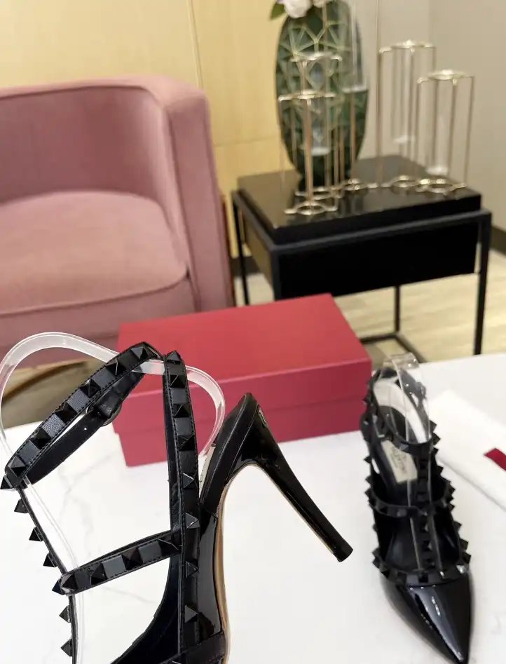 hype Valentino Sandals