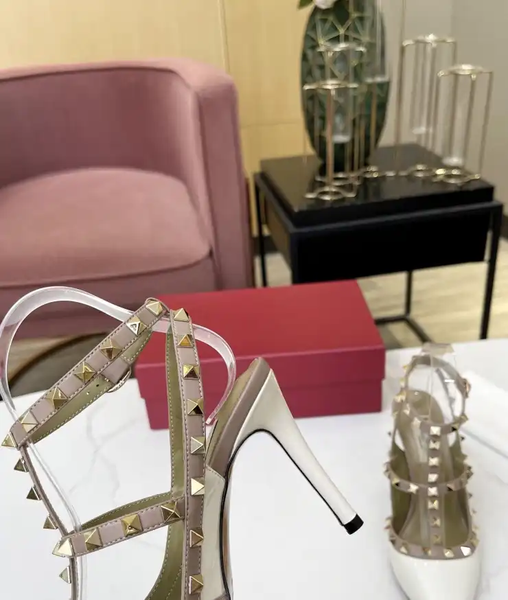 hype Valentino Sandals