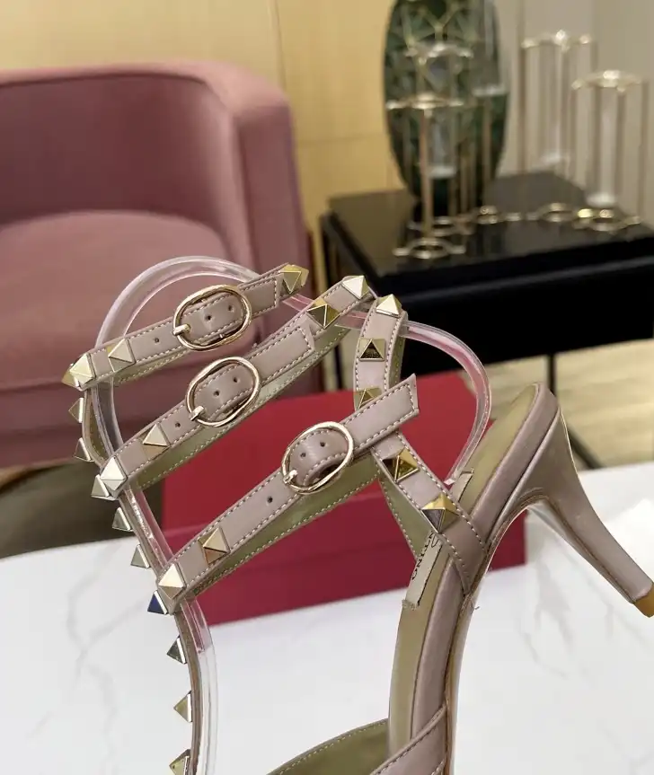 hype Valentino Sandals