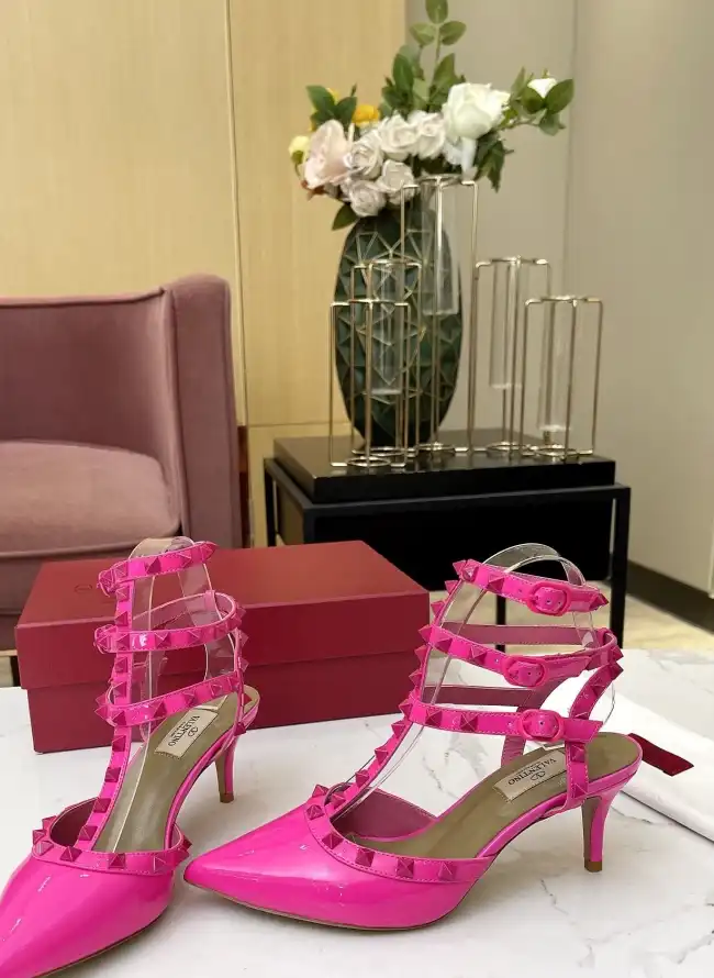 hype Valentino Sandals