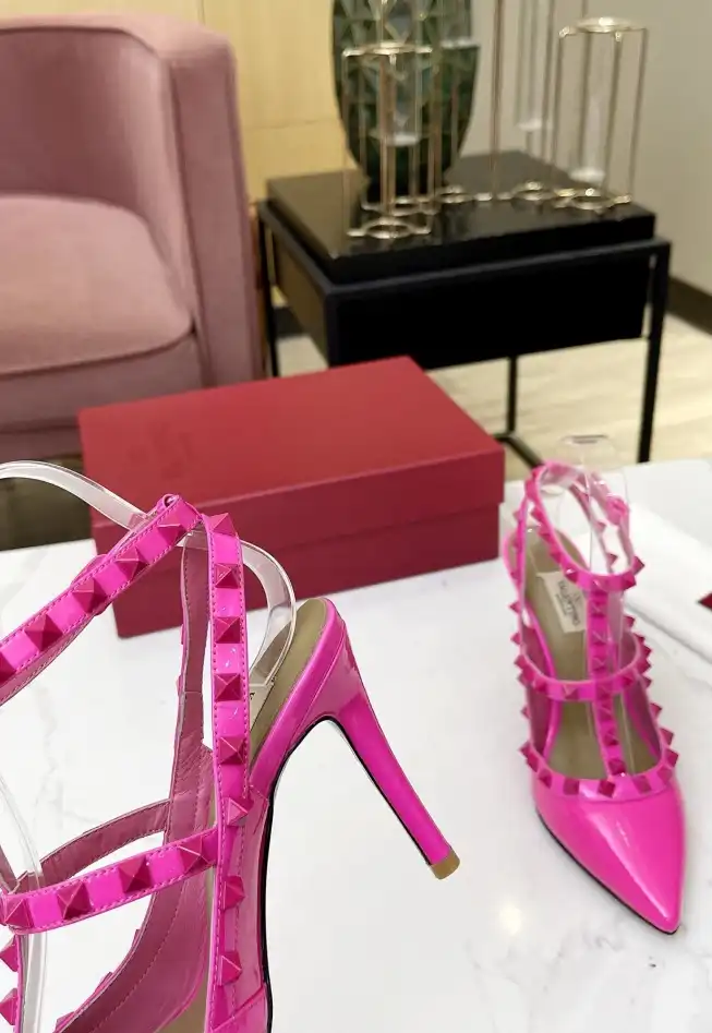 hype Valentino Sandals