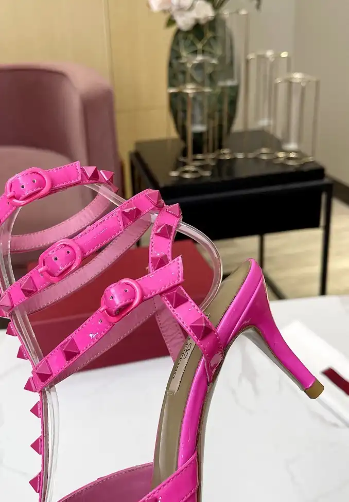 hype Valentino Sandals