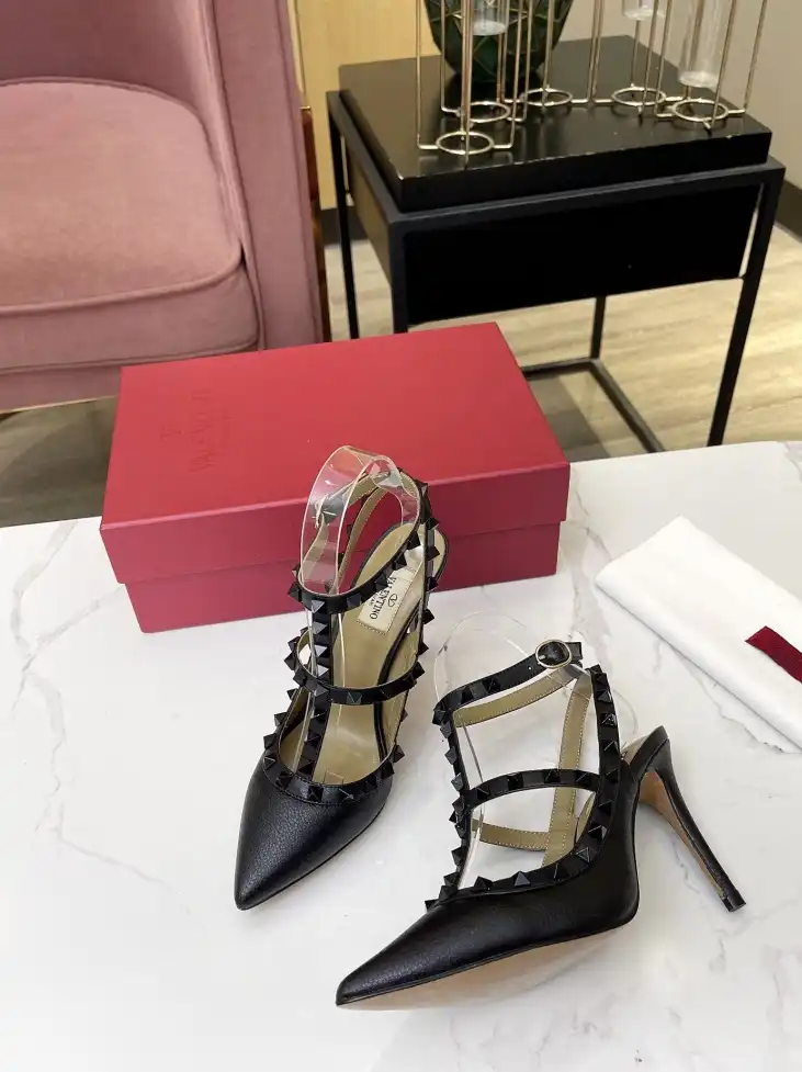 hype Valentino Sandals