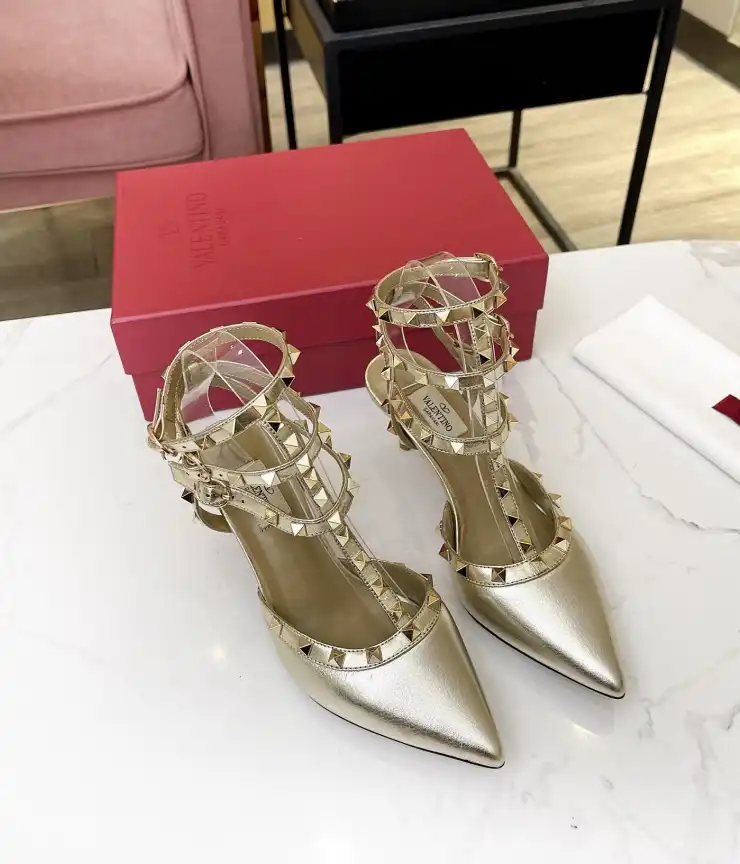 hype Valentino Sandals