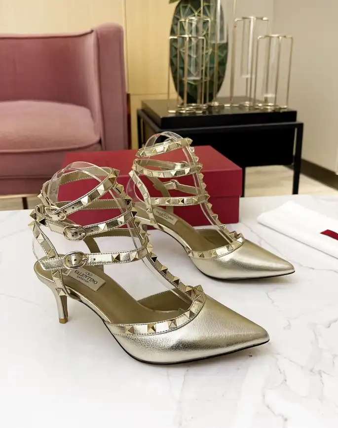 hype Valentino Sandals