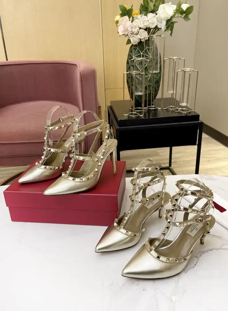 hype Valentino Sandals