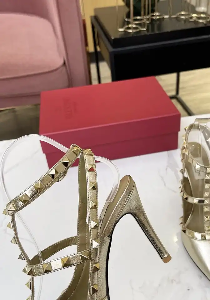 hype Valentino Sandals