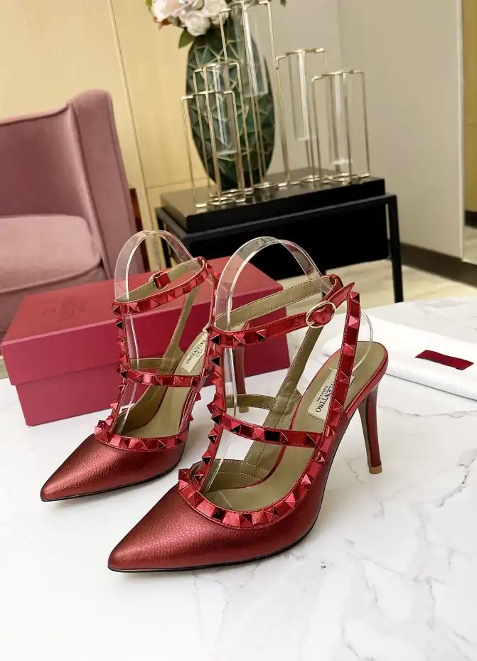 hype Valentino Sandals