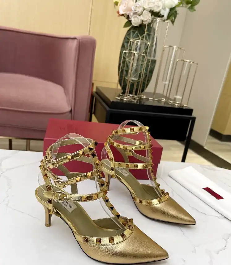 hype Valentino Sandals