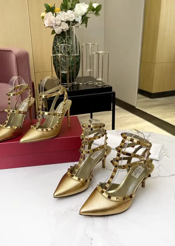 hype Valentino Sandals