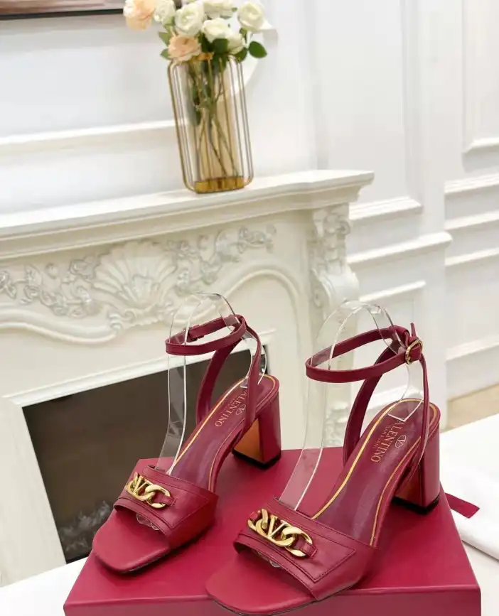 hype Valentino Sandals