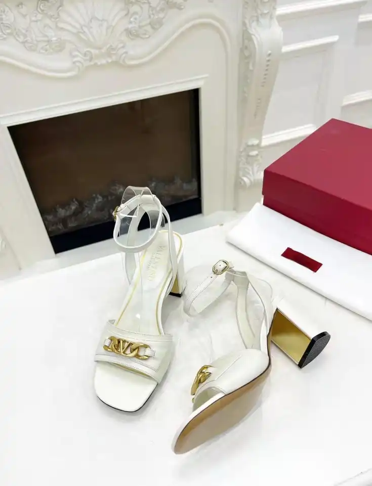 hype Valentino Sandals