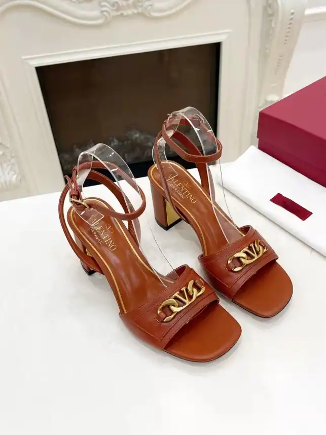 hype Valentino Sandals