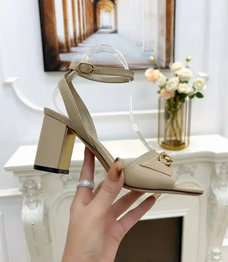 hype Valentino Sandals