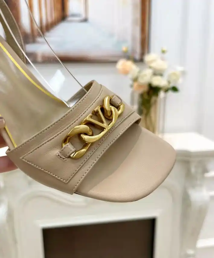 hype Valentino Sandals