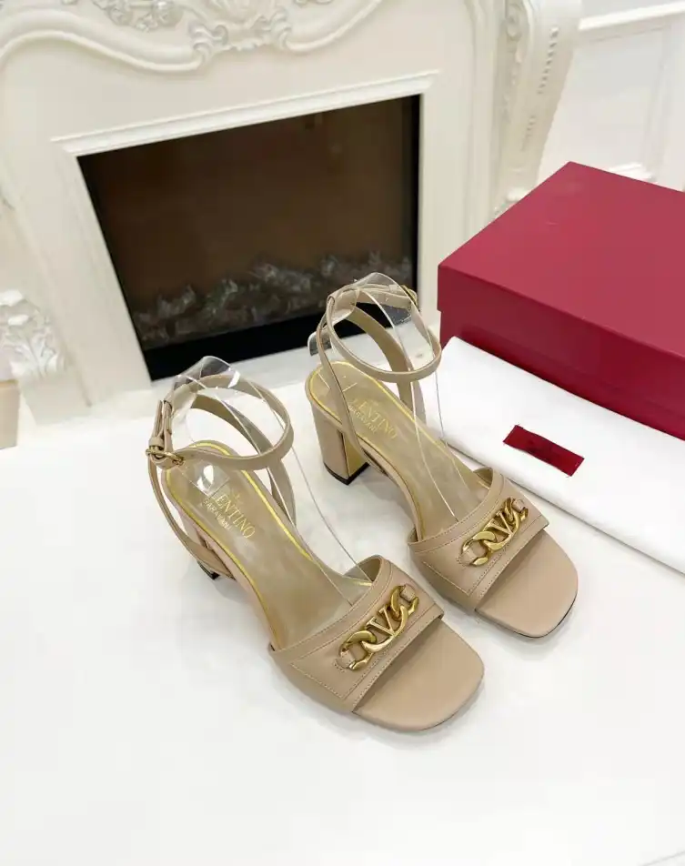 hype Valentino Sandals