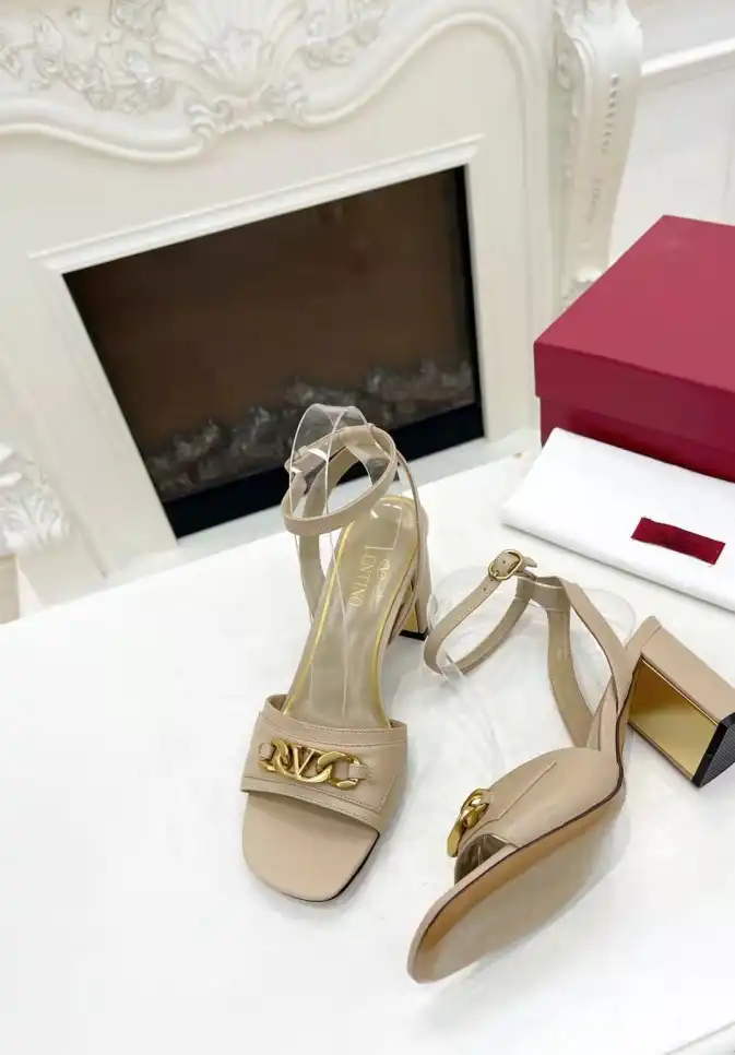 hype Valentino Sandals