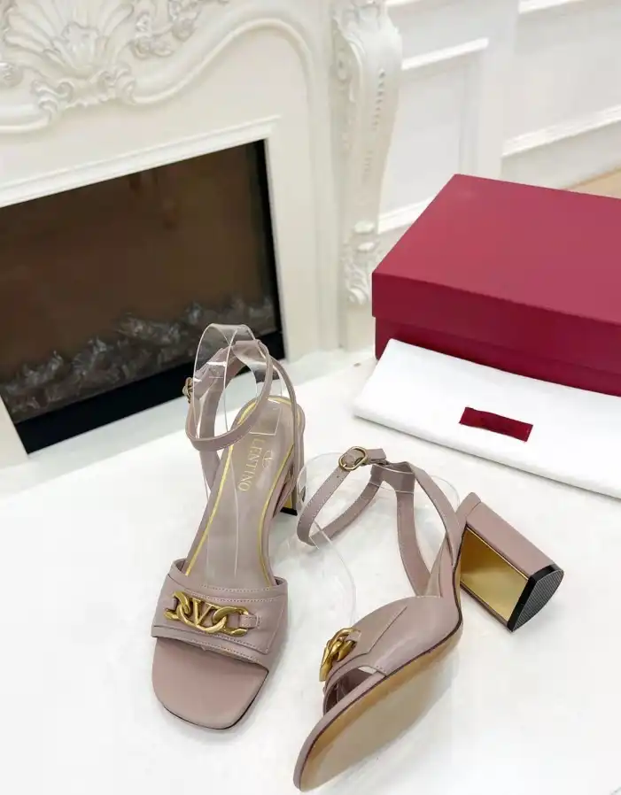 hype Valentino Sandals